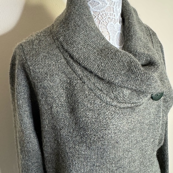 NEW Max Studio Wool Blend Sweater Cape Forest Green size 1X - Picture 4 of 7